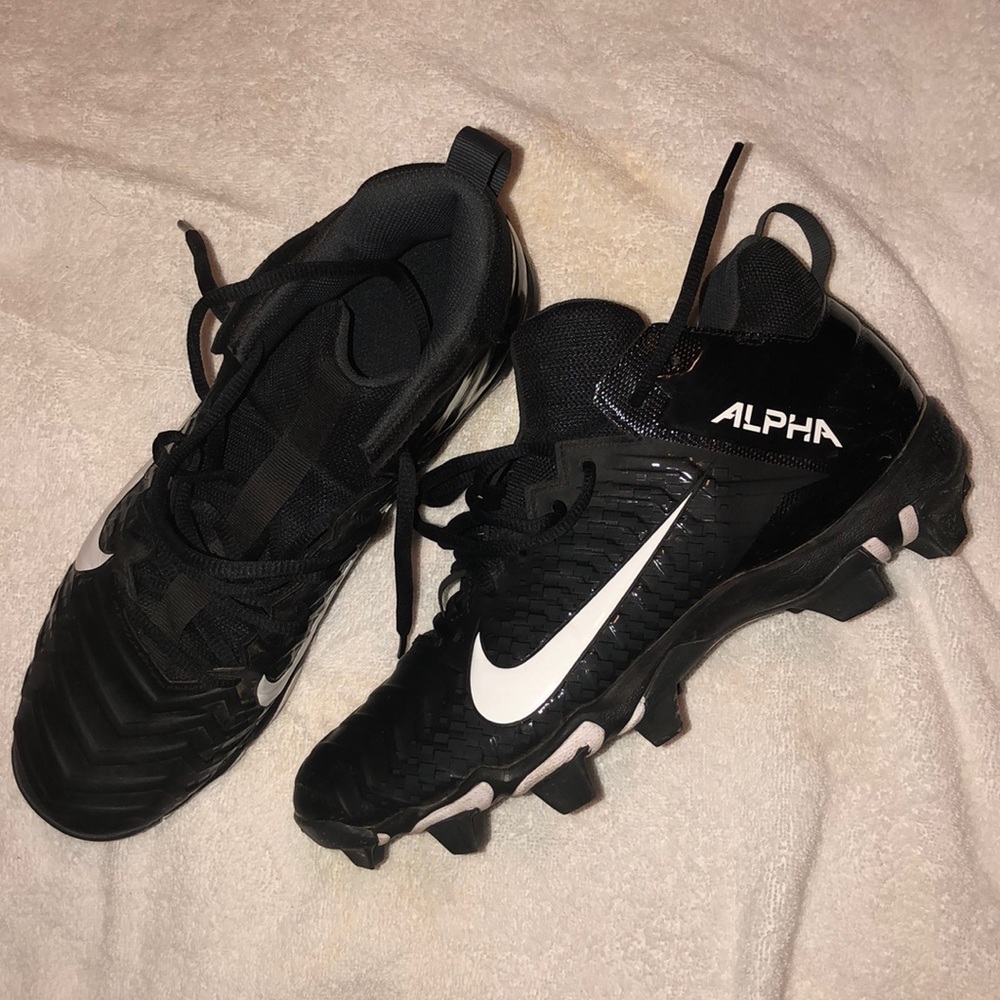 Nike Men’s size 8 Football cleats